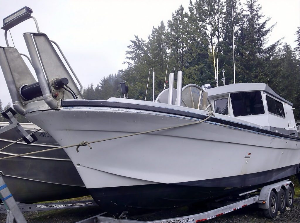 30' Glasply Twin Gasoline Jet Bowpicker
